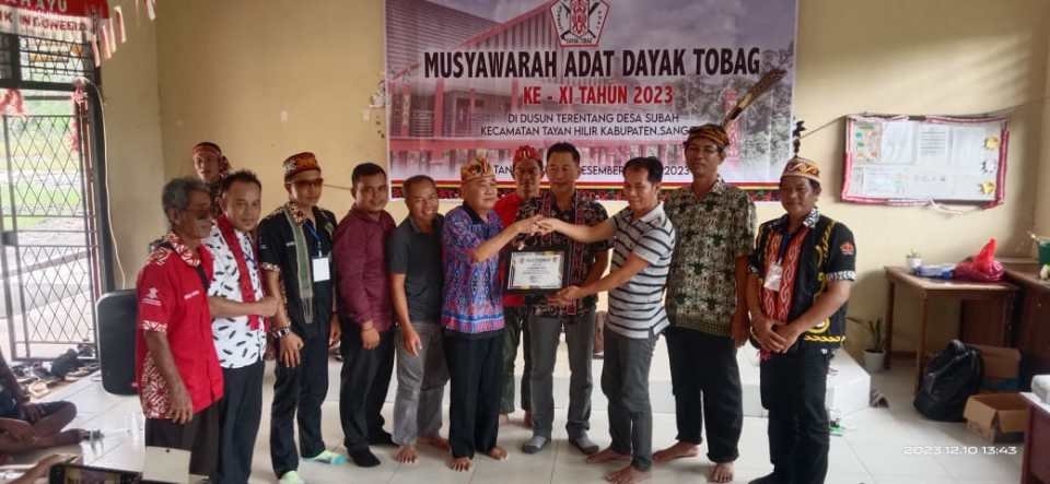Acam, SE Memberi Pengarahan di Musdat Dayak Tobag ke XI